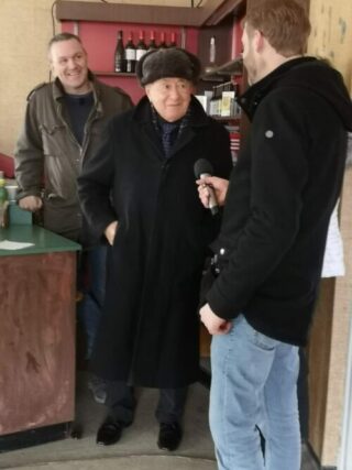 ATV-Legenden auf der Baustelle: Baulöwe „Mörtel“ besucht Bauexperten Günther Nussbaum in Puchberg