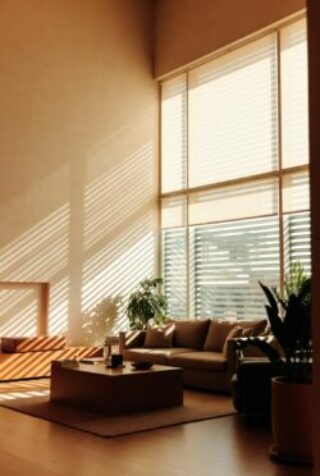 Smarte Jalousien: Komfort, Energieeffizienz und Sicherheit für moderne Wohnungen